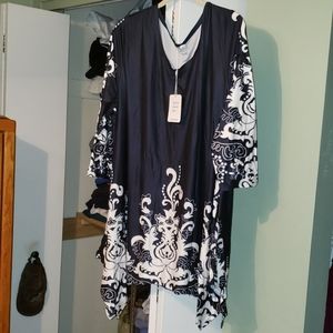 White Mark navy tunic with handkerchief hem